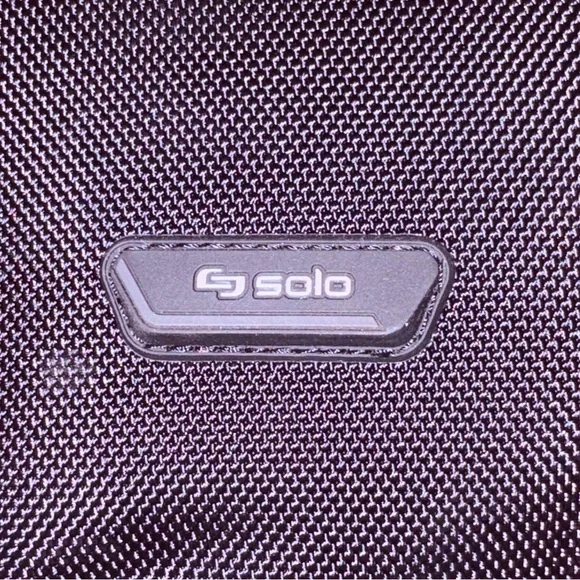 Solo NY Bryant rolling case; never used - Picture 7 of 9